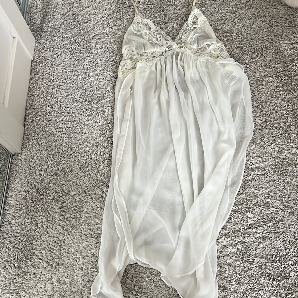 White lace baby doll In Bloom M